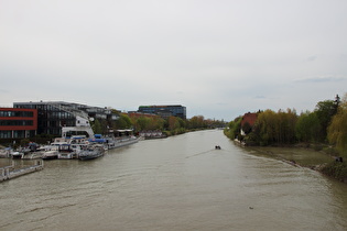 Blick über den Mittellandkanal nach Westen …