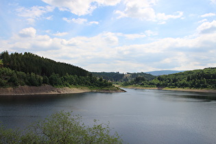 Blick über den Okerstausee zum Bruchberg