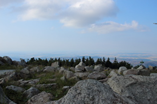 nördlich unterhalb des Gipfels, Blick nach Norden