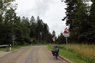 „Dach der Etappe“: Zwieselberg, Westrand; Blick nach Westen …