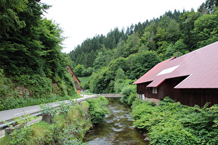 die Wolfach in Obertal, Blick flussabwärts