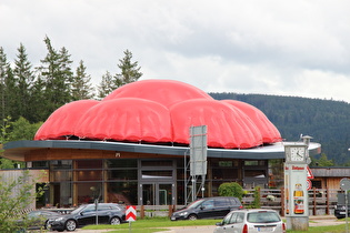 … der weltgrößte Bollenhut oder doch der „Blob – Schrecken ohne Namen“?