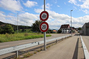 ein paar Meter weiter, Blick in die Schweiz