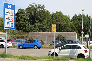 beim Fähranleger, Schild wie an der Staatsgrenze