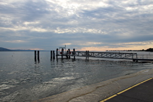 Ostufer des Bodensees in Lochau, Blick nach Westen, rechts Lindau-Insel, …