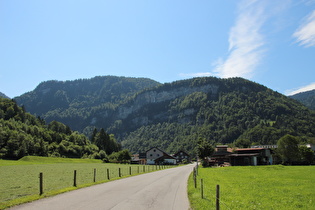 in Bersbuch, Blick talaufwärts auf eine Talenge …