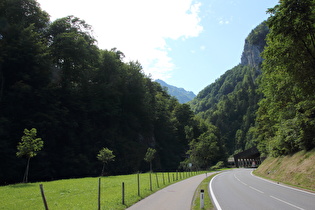 … Blick talaufwärts in die nächste Talenge …