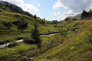 … und Blick über den Krumbach flussaufwärts auf Hochkrumbach