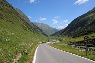 Blick bergab auf die Teiche und den Grieskopf