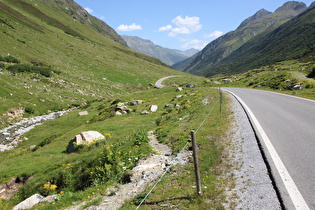 … und Blick bergab auf v. l. n. r Grieskopf, Madleinkopf, Hochnörderer und Nördererspitze