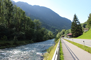 die Ill zwischen St. Gallenkirch und Tschagguns, Blick flussabwärts …