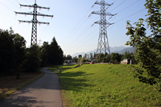 … und Blick talabwärts Richtung Bludenz zum Walserkamm