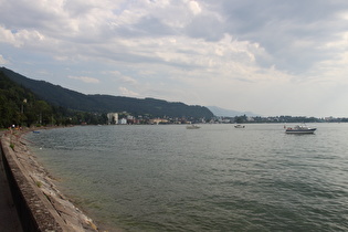 Ostufer des Bodensees in Lochau, Blick auf Bregenz, …