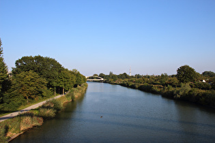 Blick über den Mittellandkanal zum Telemax