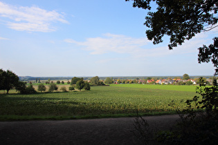 Benther Berg, Westhang, Blick über Northen nach Nordwesten