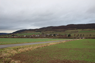 … Blick auf Lobach und den Burgberg …