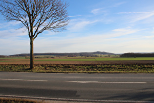 … und Blick zum Benther Berg