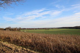 … und Blick nach Südosten Richtung Harz