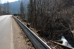 Ausgleichsbecken der Okertalsperre, Staumauer, Talseite