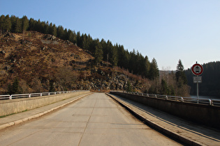 Vorsperre, Blick über die Vorstaumauer, …