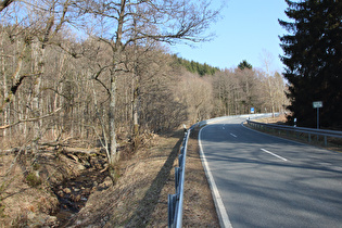 L504 auf 500 m ü.NHN, Blick bergauf