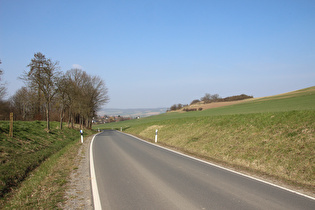 … und Blick nach Norden auf Heyen und zur Kleinen Knapp