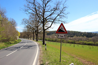 in der Abfahrt nach Sibbesse, Blick in die Kehre …