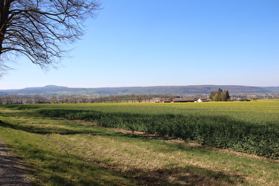 … und Blick auf Albaxen mit dem Köterberg dahinter, Stahle und Holzminden