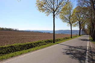 Blick nach Südwesten Richtung Höxter …