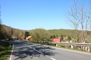 … und Blick auf Lauenstein und in die zweite Kehre