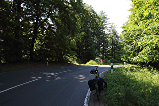 2. Sattelpunkt der Tour im Hils, Blick nach Südwesten …