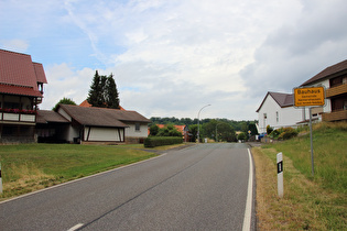 am Westrand von Bauhaus, Blick in den Ort