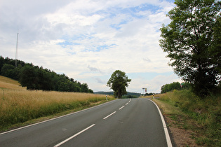 … und Blick bergauf zur Passhöhe