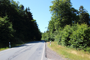 Sattelpunkt der L1024, Blick nach Nordwesten …