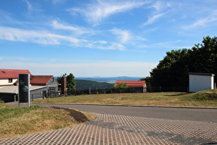 Blick nach Süden auf Gleichberge und Dolmar