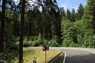 Kehre zwischen Friedrichroda und Heuberghaus, Blick bergab