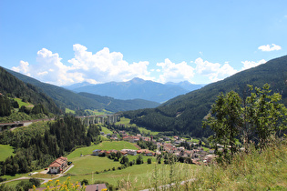 Blick auf Gossensaß und das Gossensaß-Viadukt