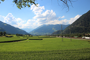 im Anstieg nach Stilfes, Blick ins Sterzinger Becken