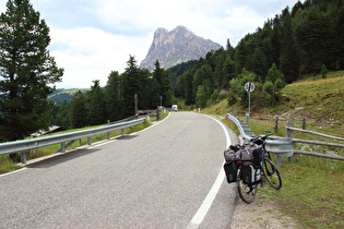 Kofeljoch, Sattelpunkt der Straße