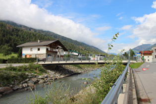 die Drau in Sillian, Blick flussaufwärts …