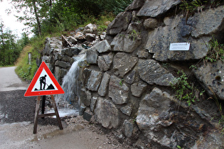 sehr eigenwillige Wasserführung des Karmeliterbachs