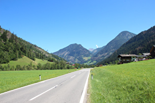 Mölltal zwischen Winklern und Lassach, Blick talaufwärts …