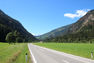 Mölltal zwischen Winklern und Lassach, Blick talabwärts