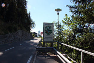 Südende der Großglockner-Hochalpenstraße in Heiligenblut, Blick bergauf …