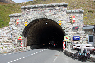 „Dach der Tour“: Hochtor, Südportal des Scheiteltunnels