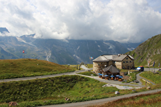 Blick auf v. l. n. r. Hochgruberkees, Teufelsmühlkees, Boggeneikees darunter, Sandkopfkees und Walcher Kees