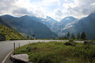 Blick über die Kehre 7 Hochmais ins Käfertal, darüber der Breitkopf