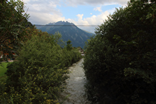 die Fuscher Ache nördlich von Fusch, Blick flussaufwärts …