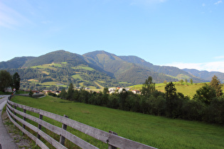 in Vorfusch, Blick auf die Dientener Berge …