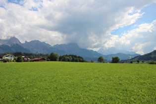 … und Blick auf Steinernes Meer und Hochkönigstock (Gipfel in Wolken)